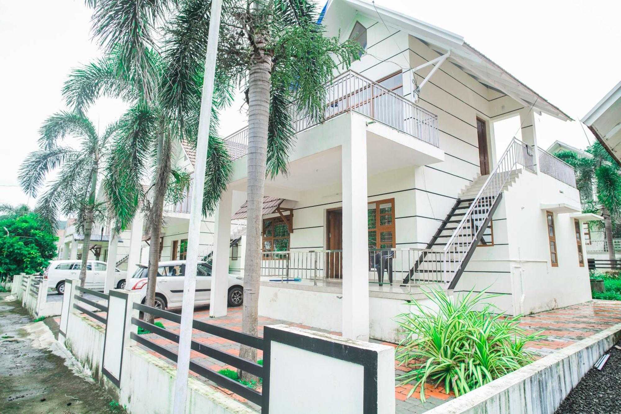 Skyview Villa Атхирапали Екстериор снимка