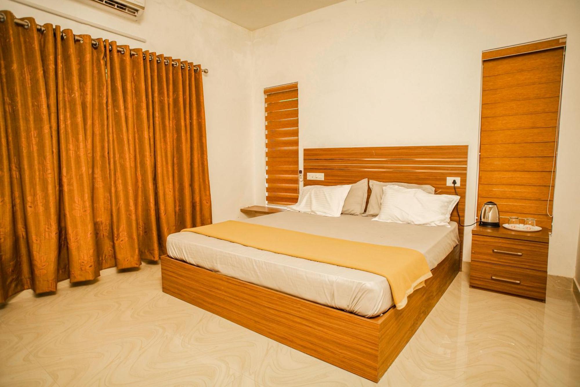 Skyview Villa Атхирапали Екстериор снимка